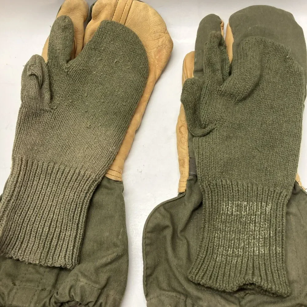 Vintage 1983 US Military M-1965 Cold Weather Trigger Finger Mitten Shells -Large